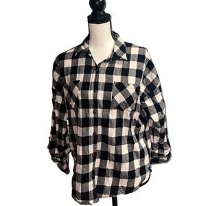 *fifty street- Black and white button up shirt